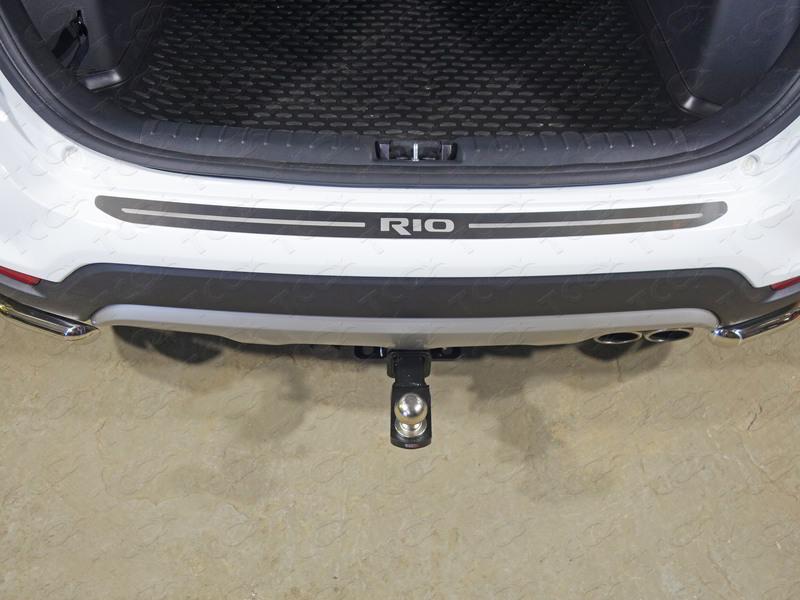 Накладка на задний бампер (лист шлифованный надпись RIO) для автомобиля Kia Rio X-Line 2017-