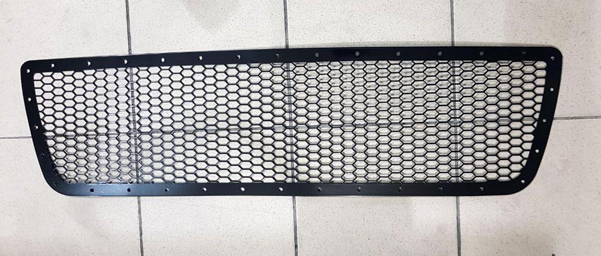 Решетка радиатора с комплектом креплений и кронштейном замка капота, сталь 2мм, окрашенная порошковой краской, цвет-черный для автомобиля Toyota Tundra 2007-2013г.в., Технотек, арт. TTU_6.1